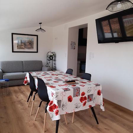Logement Lumineux Avec Terrasse 라로츠수르욘 외부 사진