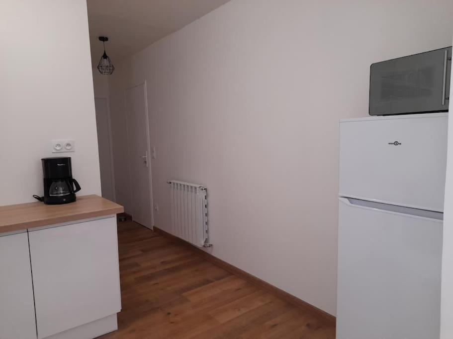 Logement Lumineux Avec Terrasse 라로츠수르욘 외부 사진