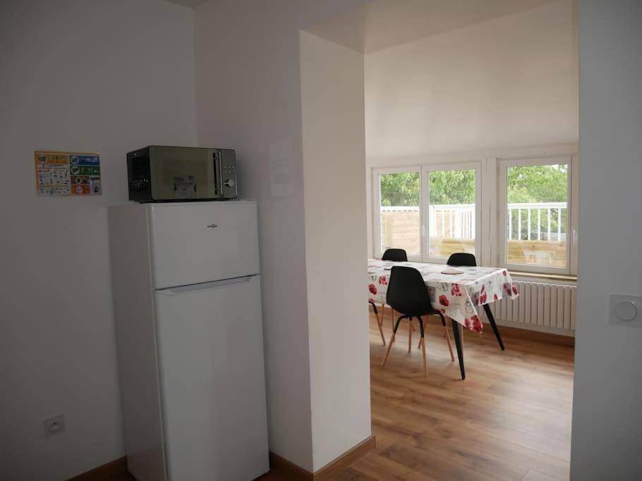 Logement Lumineux Avec Terrasse 라로츠수르욘 외부 사진