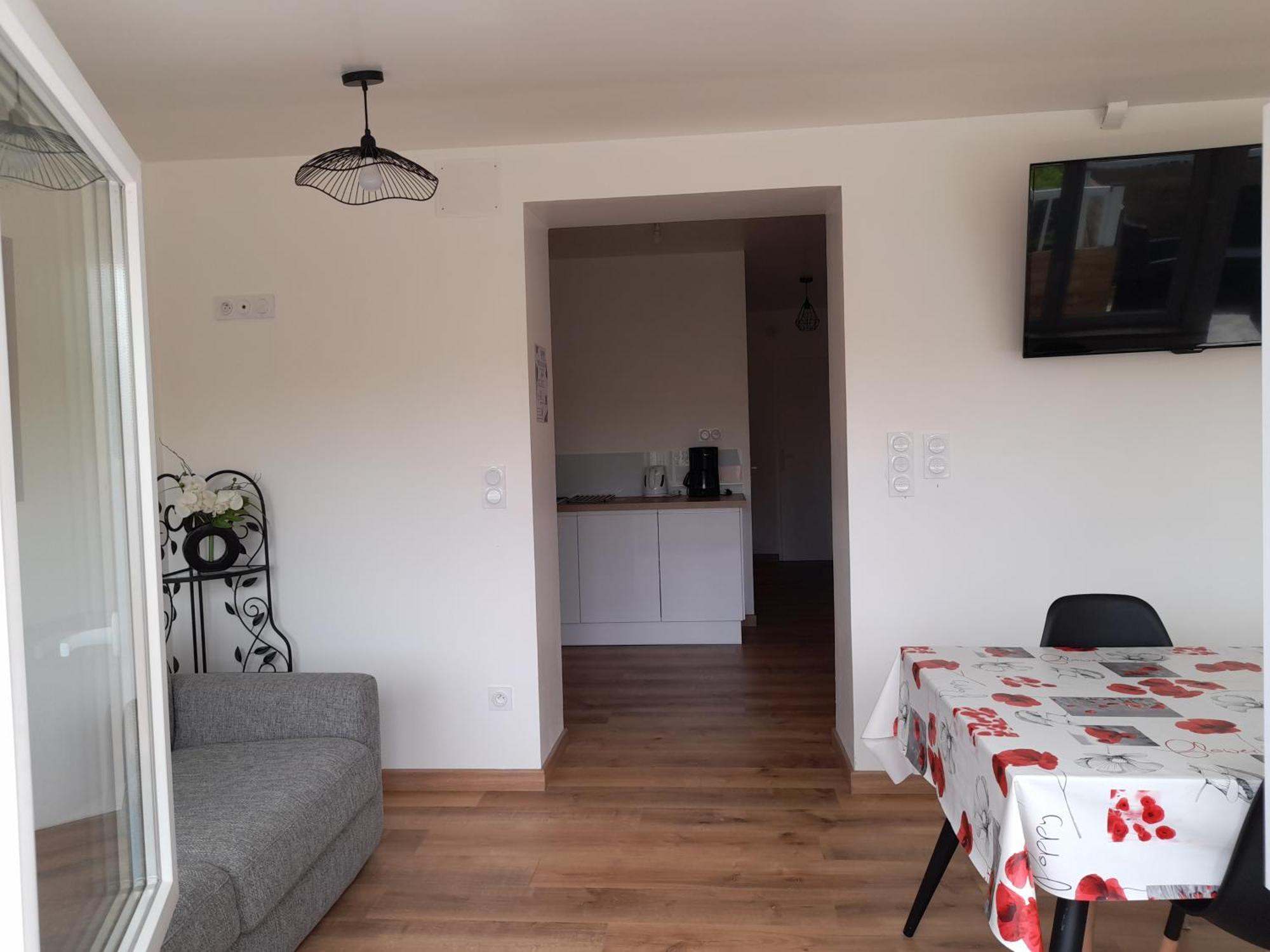 Logement Lumineux Avec Terrasse 라로츠수르욘 외부 사진