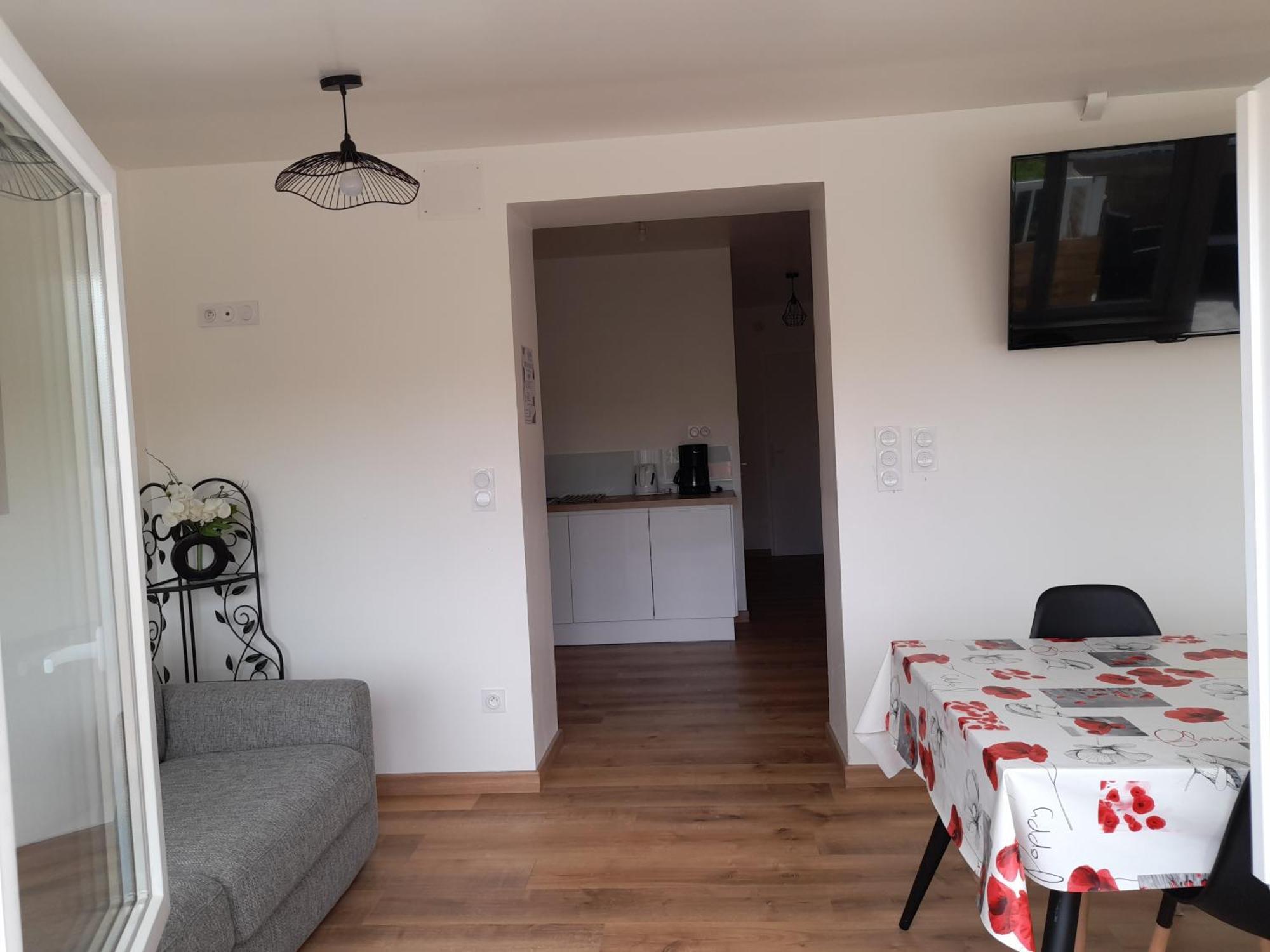 Logement Lumineux Avec Terrasse 라로츠수르욘 외부 사진