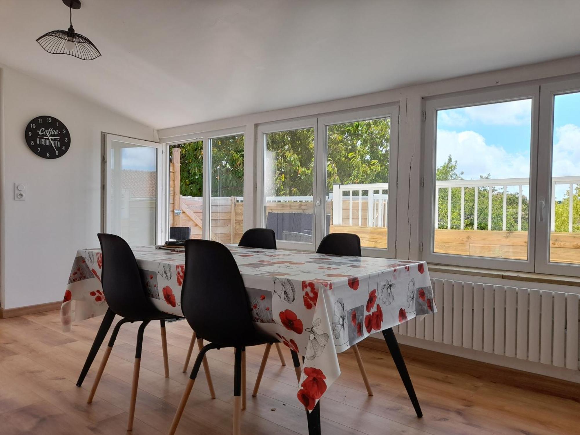 Logement Lumineux Avec Terrasse 라로츠수르욘 외부 사진