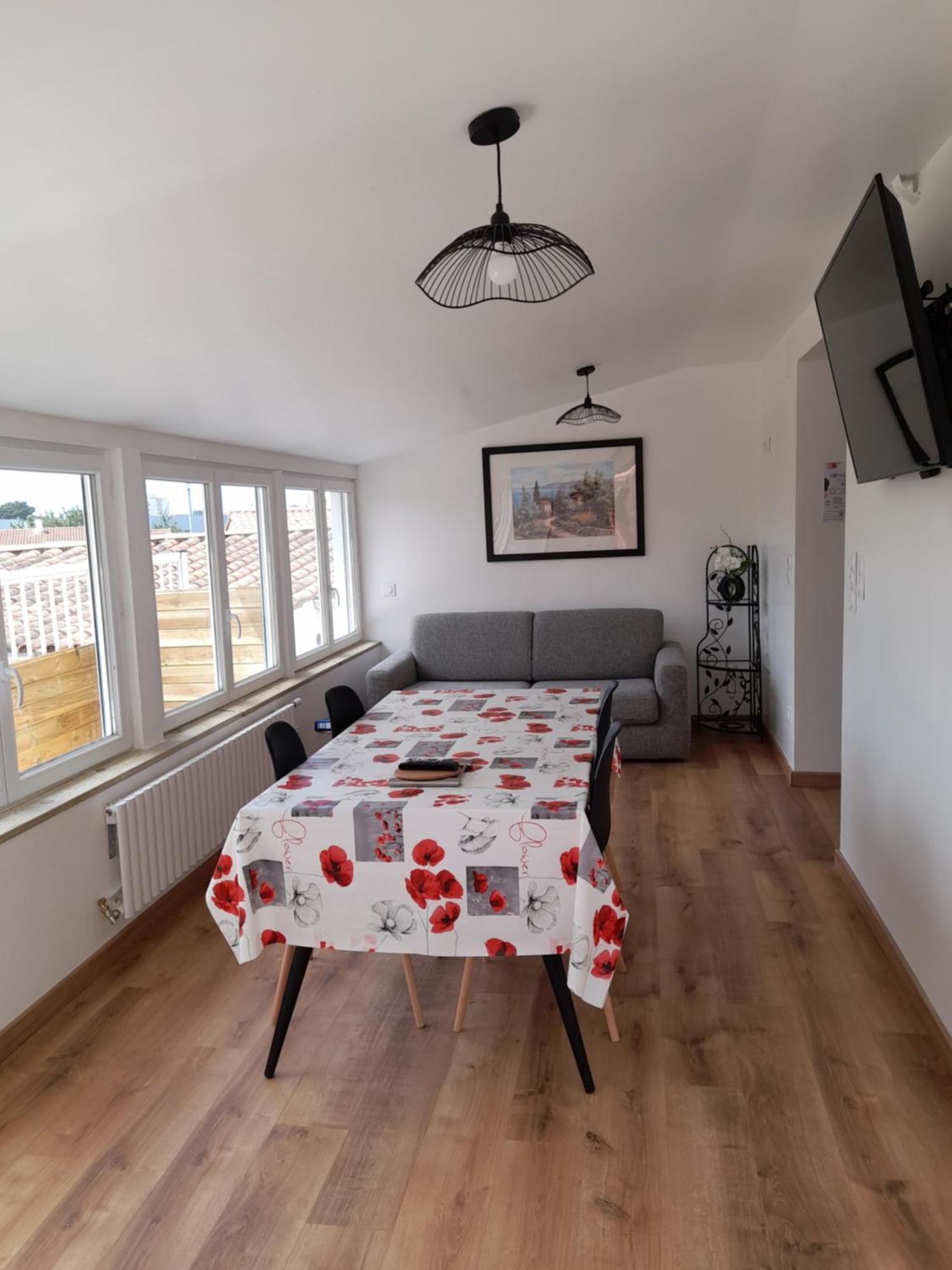 Logement Lumineux Avec Terrasse 라로츠수르욘 외부 사진