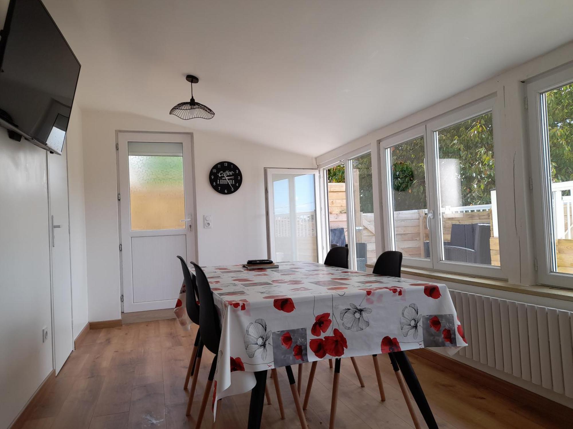 Logement Lumineux Avec Terrasse 라로츠수르욘 외부 사진